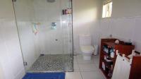 Main Bathroom - 19 square meters of property in Zinkwazi