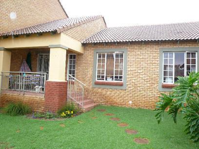 3 Bedroom Simplex for Sale For Sale in Mooikloof Ridge - Home Sell - MR28335