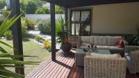 Patio - 38 square meters of property in Hermanus