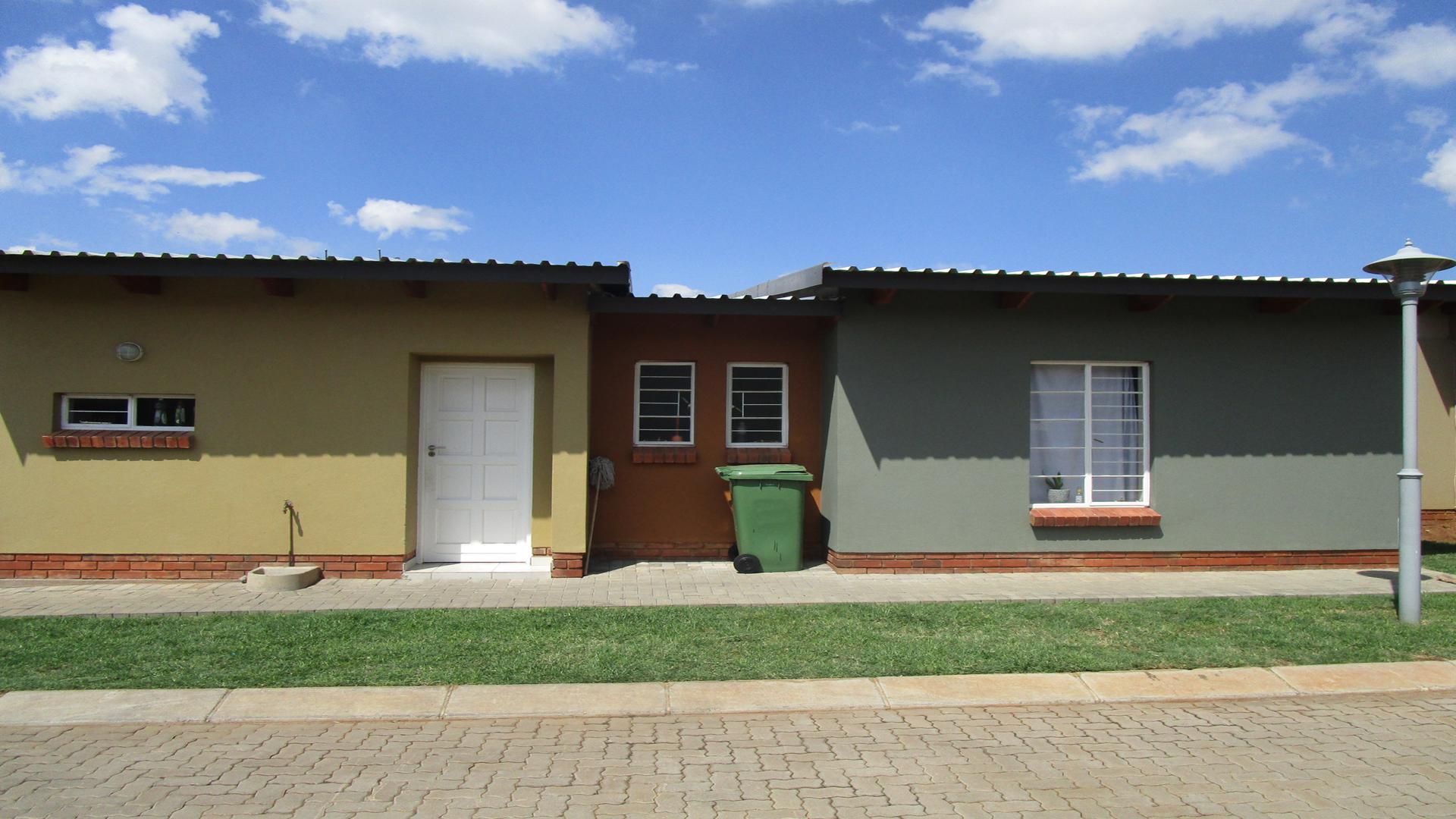 Front View of property in Waterval East