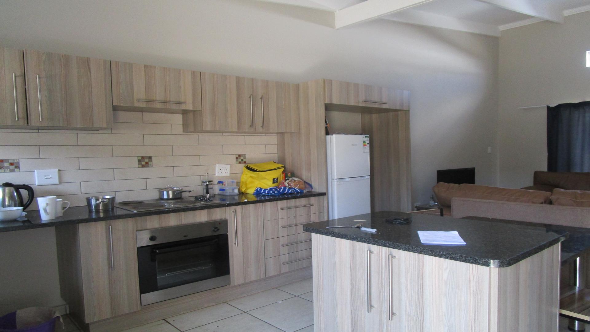 Kitchen - 16 square meters of property in Waterval East