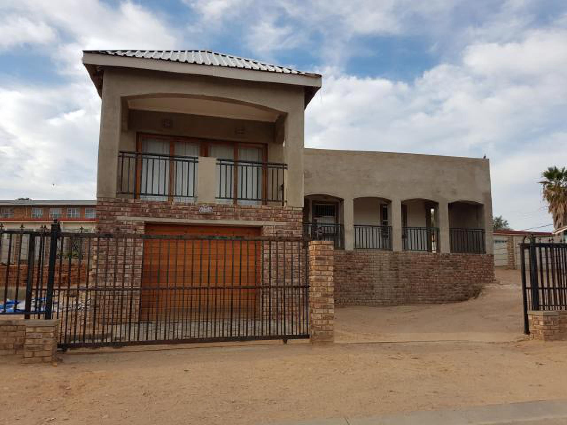 Front View of property in Oudtshoorn