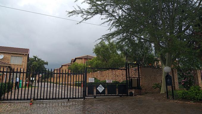 2 Bedroom Sectional Title for Sale For Sale in Northgate (JHB) - Home Sell - MR284789