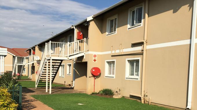 2 Bedroom Sectional Title for Sale For Sale in Parkdene (JHB) - Private Sale - MR285013