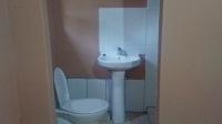 Bathroom 2 - 2 square meters of property in Selection park