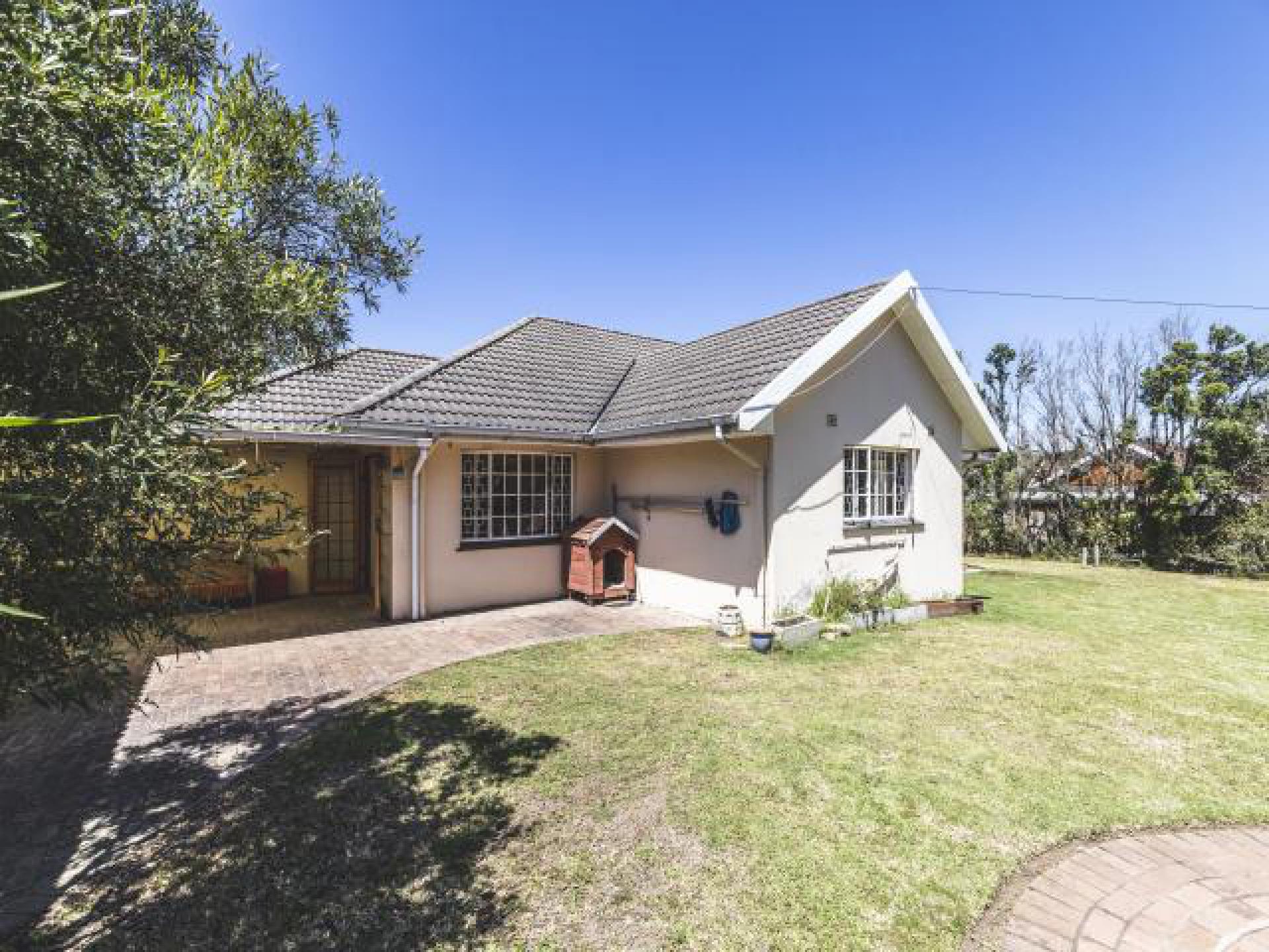 Front View of property in Beacon Bay
