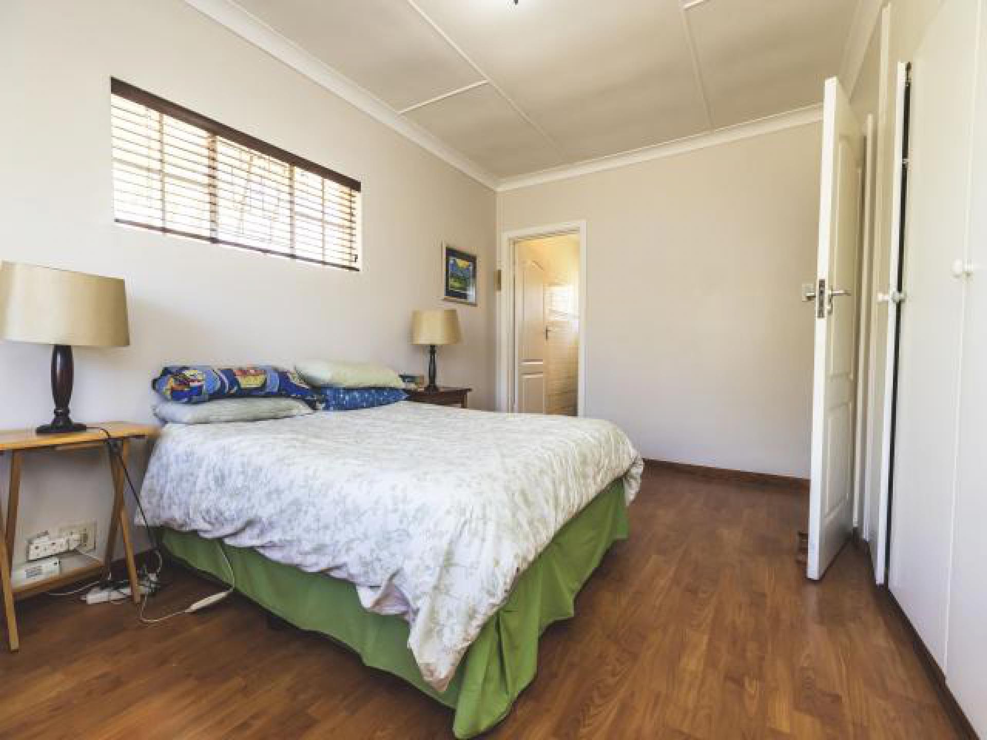 Bed Room 1 of property in Beacon Bay