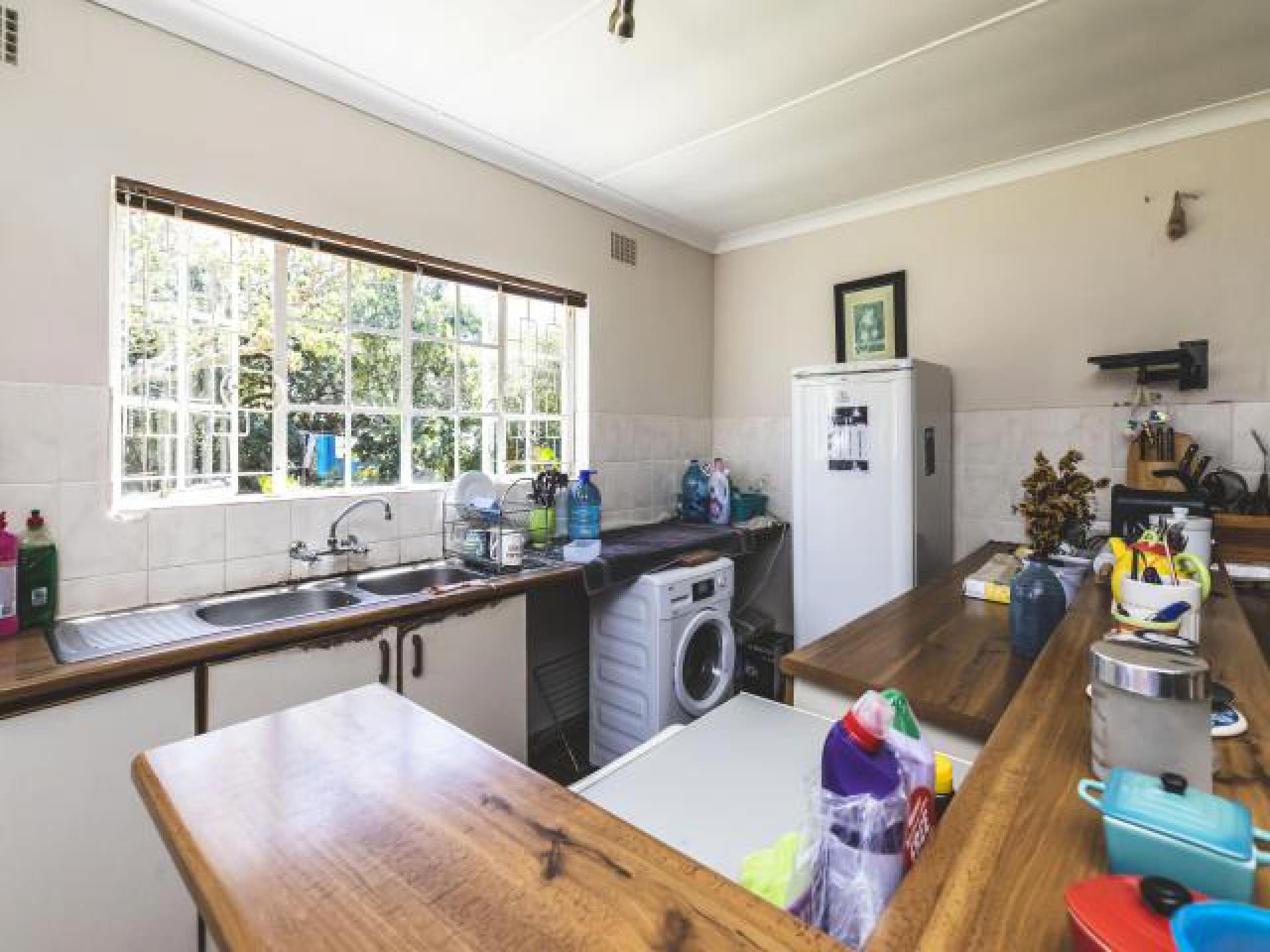Kitchen of property in Beacon Bay