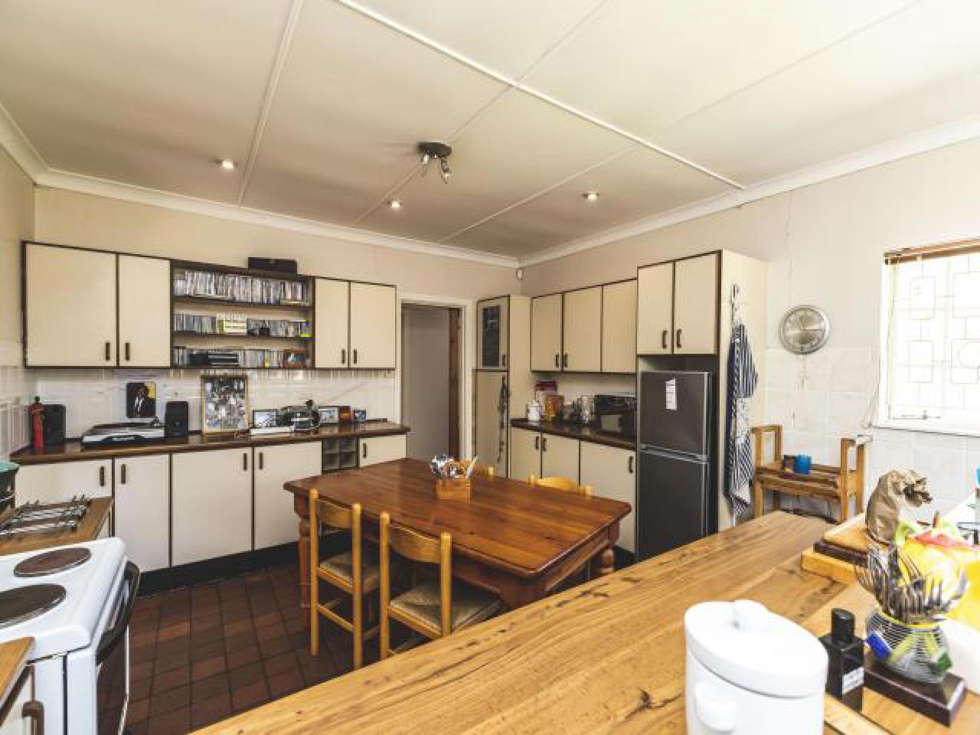 Kitchen of property in Beacon Bay