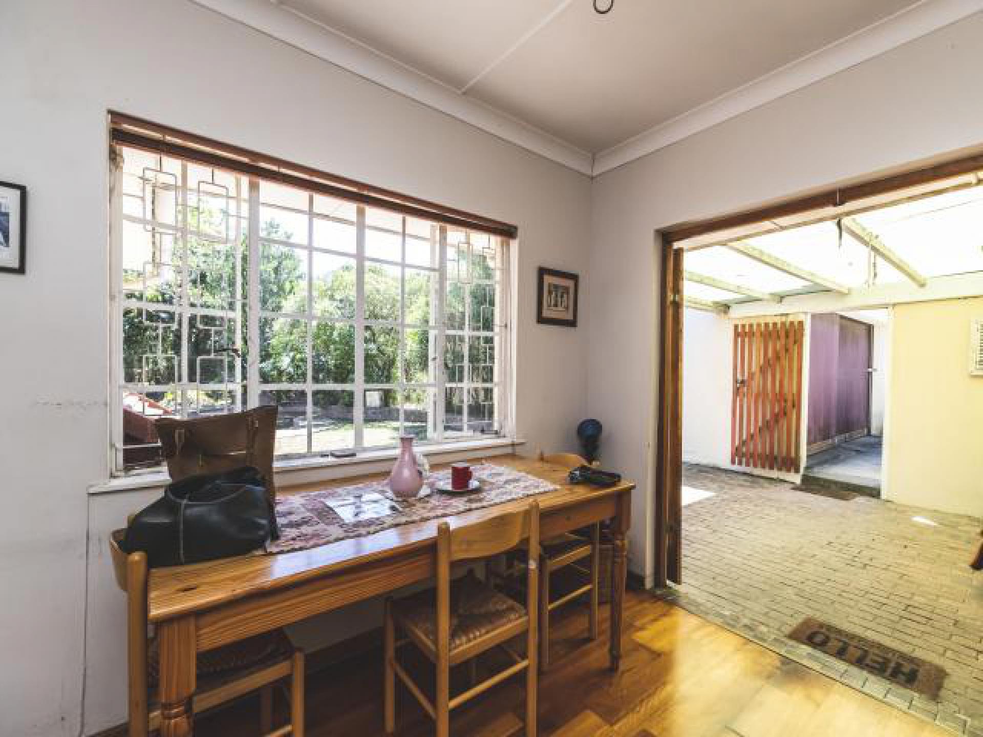Lounges of property in Beacon Bay
