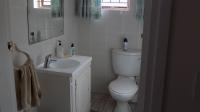 Guest Toilet - 3 square meters of property in Hibberdene