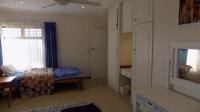 Bed Room 1 - 22 square meters of property in Hibberdene
