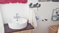 Bathroom 2 - 6 square meters of property in Struis Bay