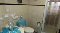 Bathroom 1 - 7 square meters of property in Dan Pienaar