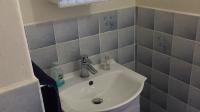 Bathroom 1 - 7 square meters of property in Heidelberg - GP