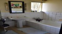 Bathroom 2 - 5 square meters of property in Bonaero Park