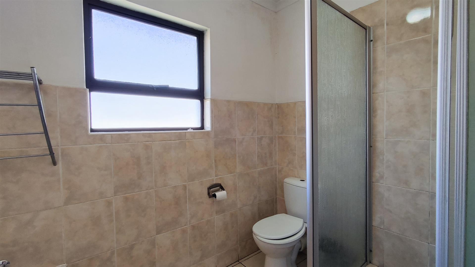 Bathroom 1 - 6 square meters of property in Parkrand