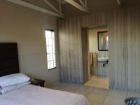 Main Bedroom - 17 square meters of property in Waterval East