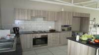 Kitchen - 14 square meters of property in Waterval East