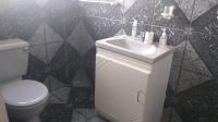 Bathroom 2 - 5 square meters of property in Morehill