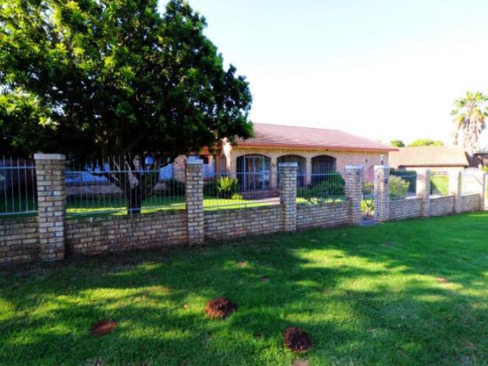 Front View of property in Bushmans River