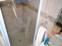 Main Bathroom - 3 square meters of property in Greenhills