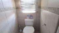 Main Bathroom - 3 square meters of property in Greenhills