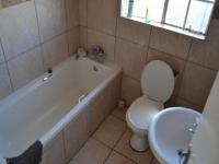 Bathroom 1 - 4 square meters of property in Greenhills