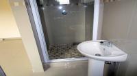 Main Bathroom - 4 square meters of property in Reservoir Hills KZN