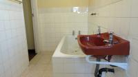 Bathroom 1 - 13 square meters of property in Hopefield
