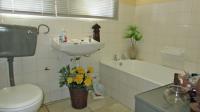 Main Bathroom - 5 square meters of property in Hopefield