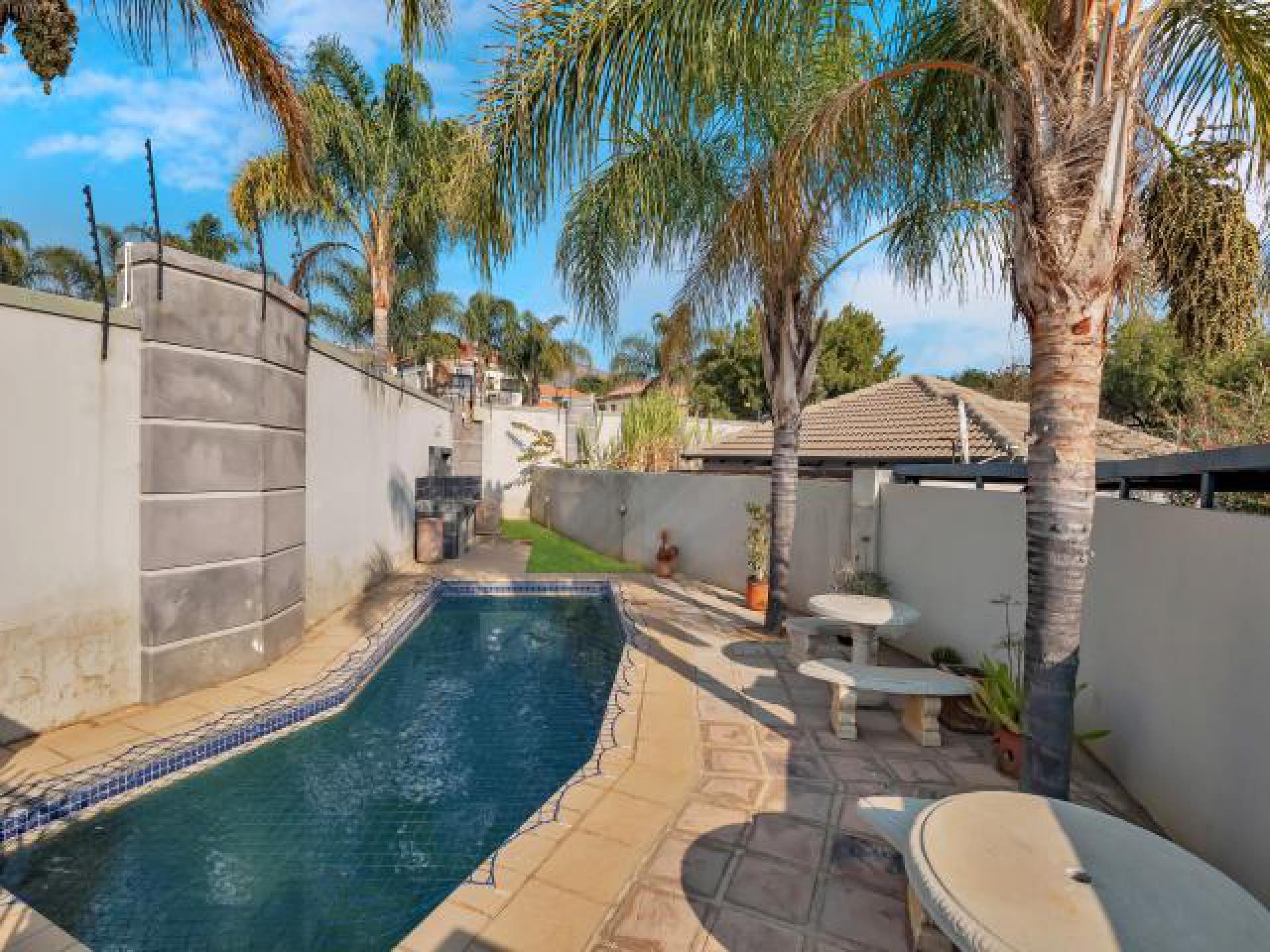 Backyard of property in Amorosa