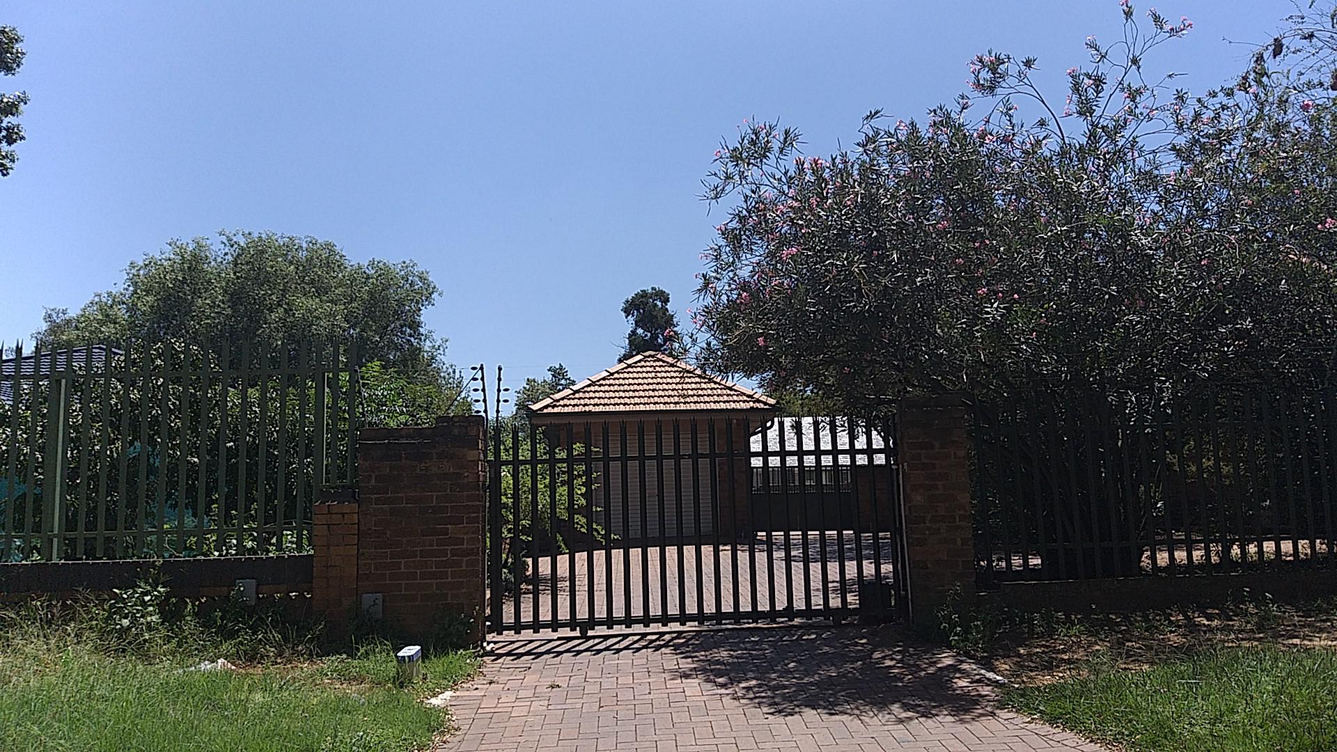 Front View of property in Parkdene (JHB)