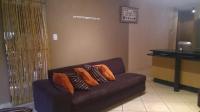 Lounges - 17 square meters of property in Mulbarton
