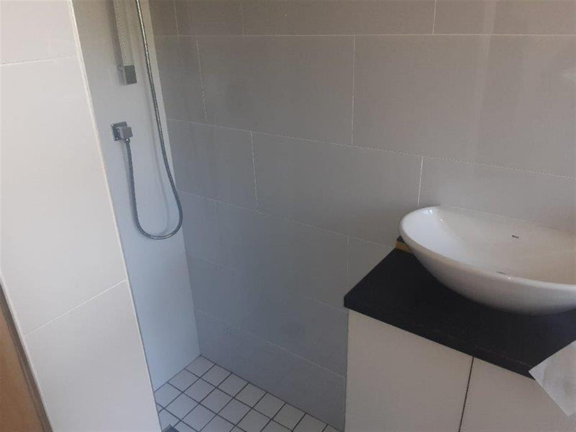 Bathroom 1 of property in Kraaifontein