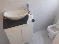 Bathroom 1 of property in Kraaifontein