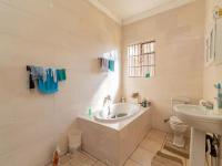 Bathroom 2 - 7 square meters of property in Erasmus
