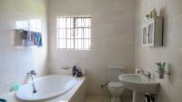 Main Bathroom - 10 square meters of property in Erasmus