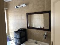 Main Bathroom - 8 square meters of property in Heatherview