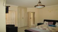 Main Bedroom - 19 square meters of property in Heatherview