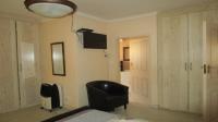 Main Bedroom - 19 square meters of property in Heatherview