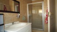 Main Bathroom - 8 square meters of property in Heatherview