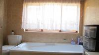 Main Bathroom - 8 square meters of property in Heatherview