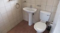 Main Bathroom - 4 square meters of property in Pomona