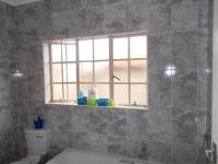 Bathroom 1 - 5 square meters of property in Waterkloof (Rustenburg)