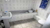 Main Bathroom - 11 square meters of property in Northdale (PMB)