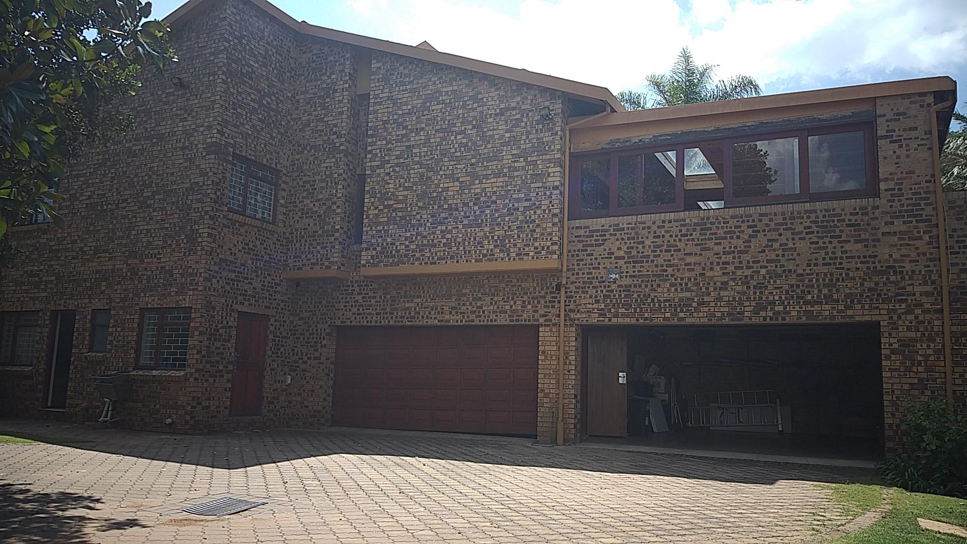 Front View of property in Northcliff