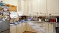 Kitchen - 14 square meters of property in Glenmarais (Glen Marais)
