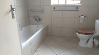 Bathroom 1 - 10 square meters of property in Glenmarais (Glen Marais)