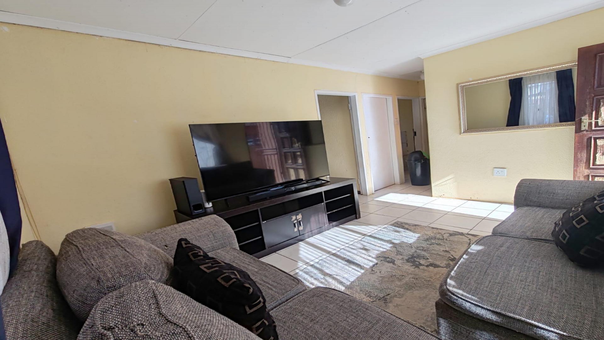 Lounges of property in Dawn Park